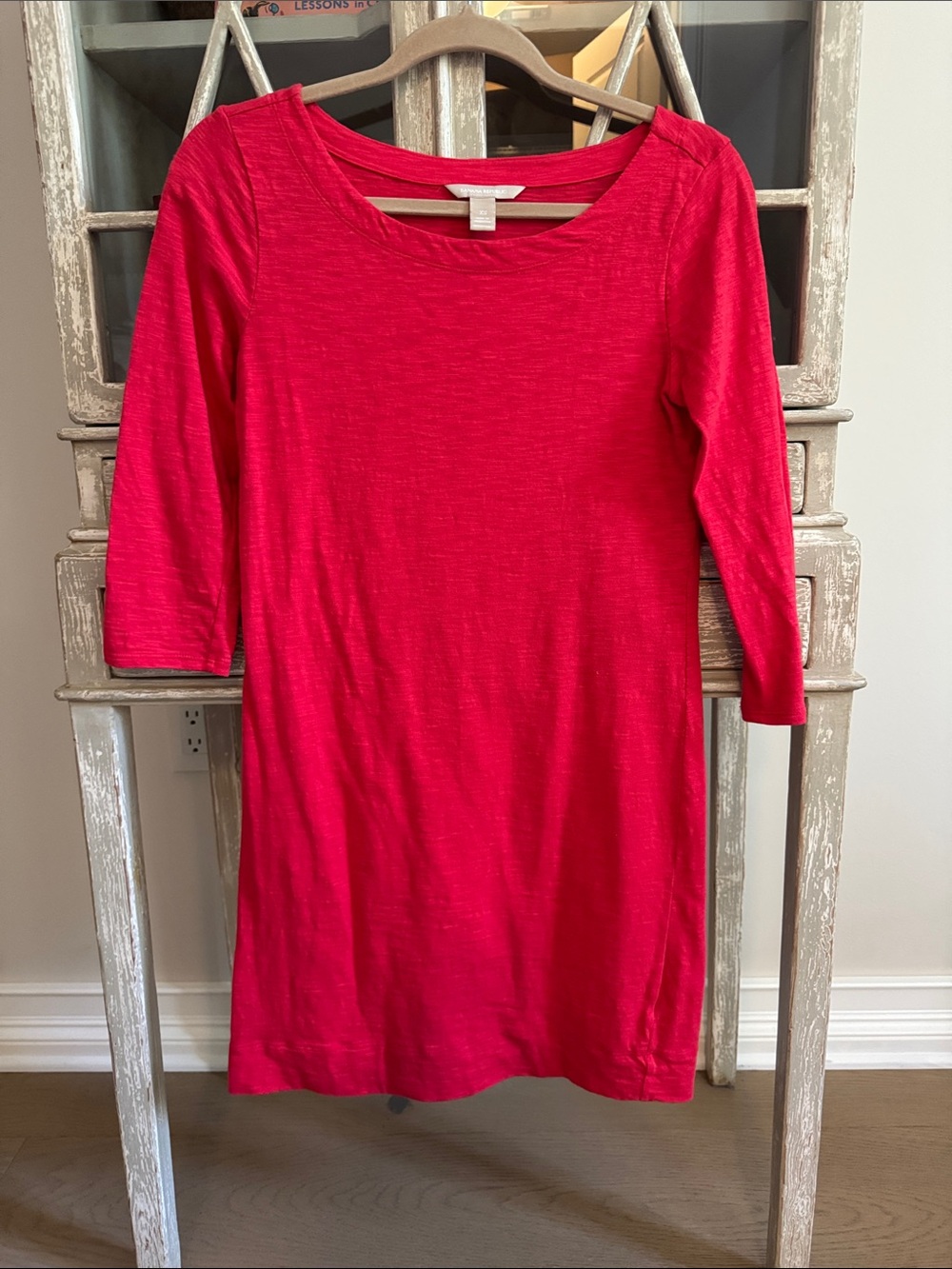 Banana Republic Red 3/4 Sleeve Scoop Neck Dress